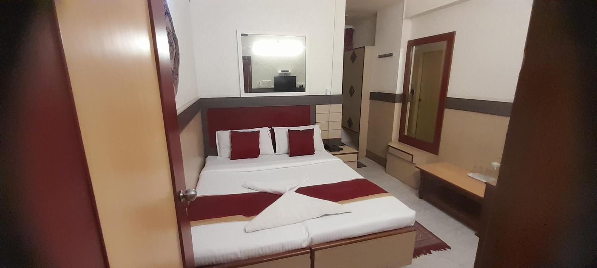 העיר בנגלור Hotel Lalbagh Gardenia מראה חיצוני תמונה